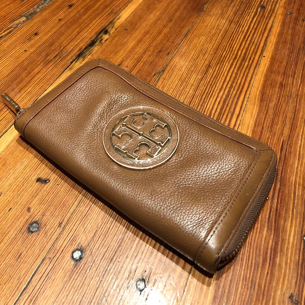 💯AUTH Tory Burch Zip Wallet